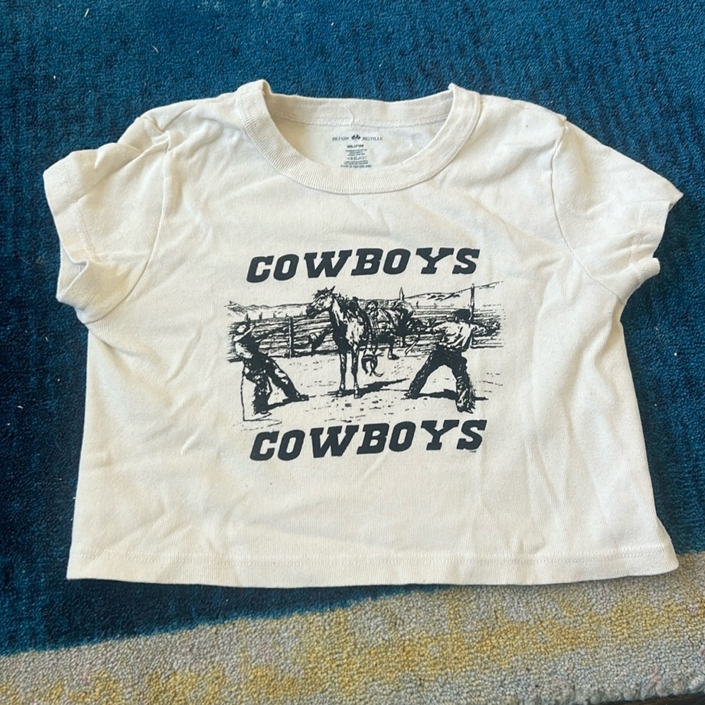 Brandy Melville cowboys t shirt